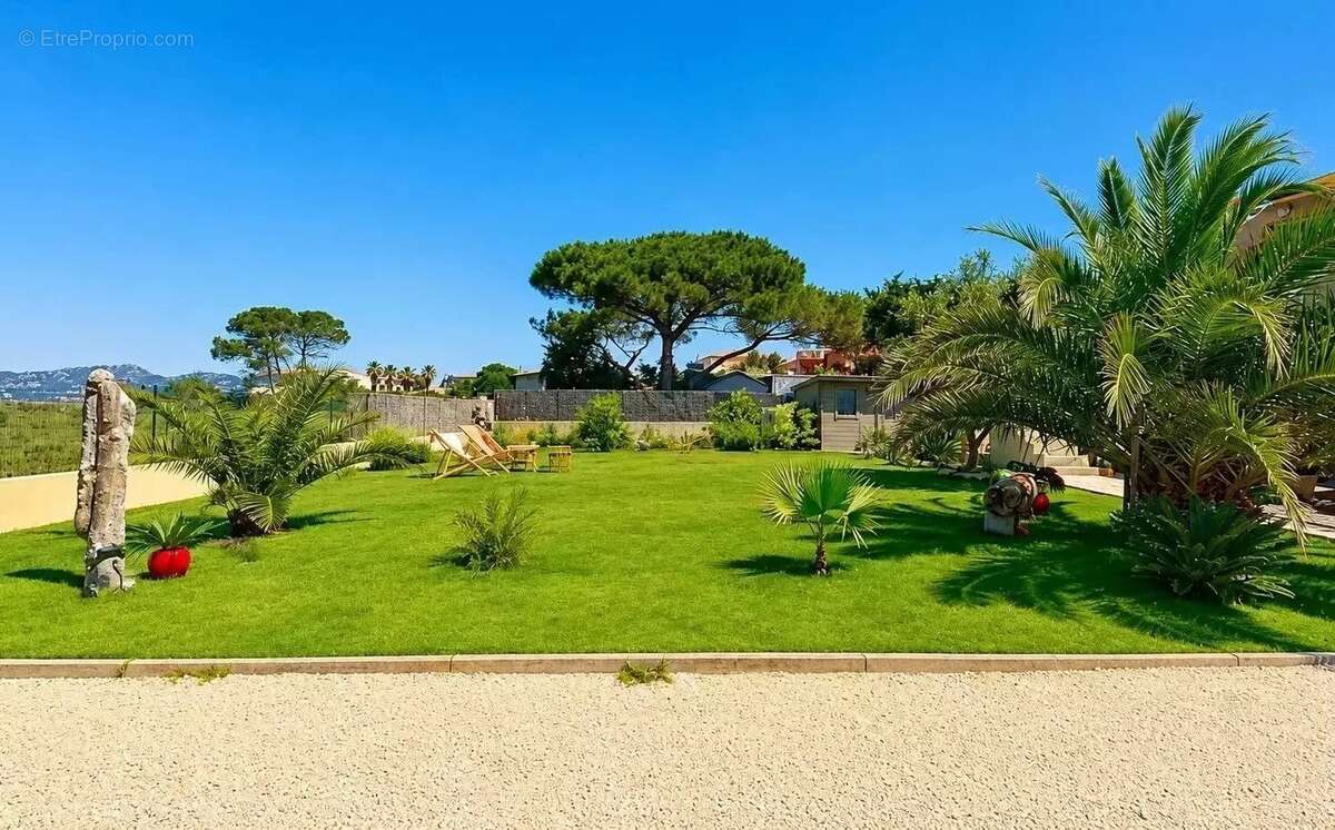Maison à HYERES