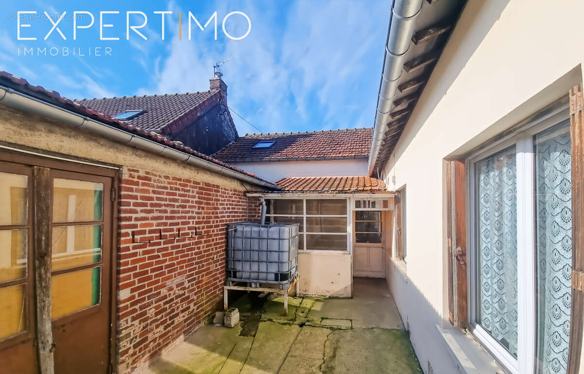 Maison à FEUQUIERES-EN-VIMEU