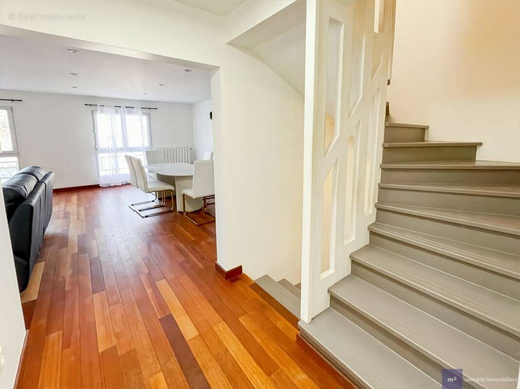 Maison à ISSY-LES-MOULINEAUX