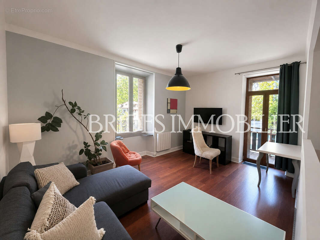 EXCLUSIVITE! Appartement T3 + parking - Centre BRIDES - photo 2