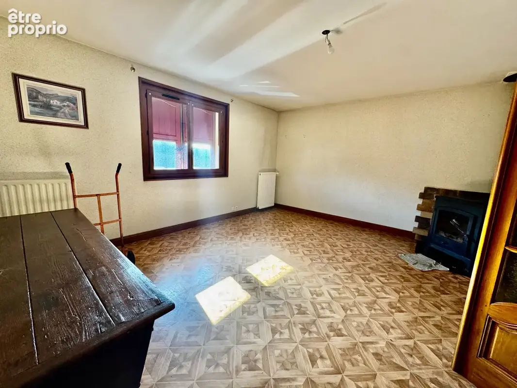Maison sur sous sol avec garage double et terrain - photo 6