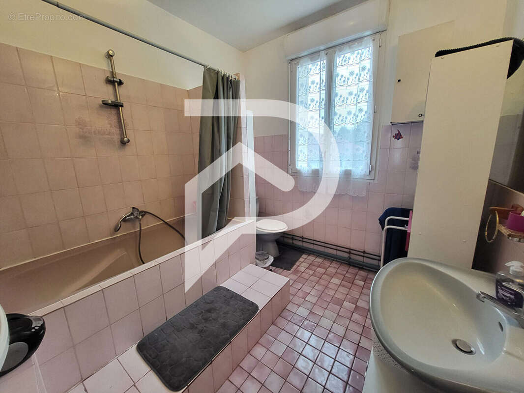 Maison à SAINTE-SAVINE