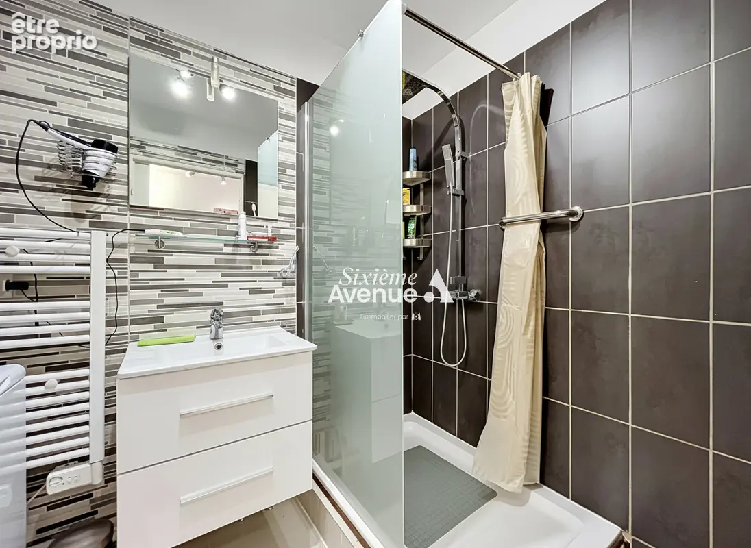 A VENDRE A MANDELIEU appartement 2 pièces en rez-de-jardin avec cave et place privative - photo 10