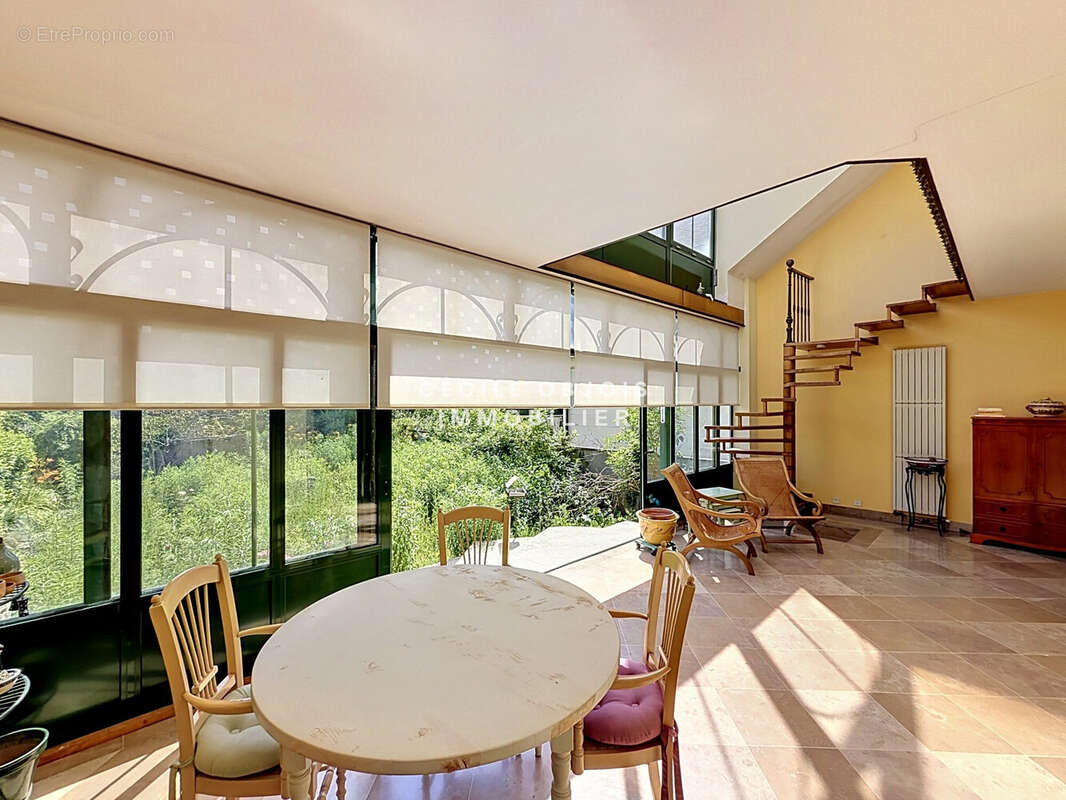 Maison 138 m² à Joinville-Le-Pont  - photo 6
