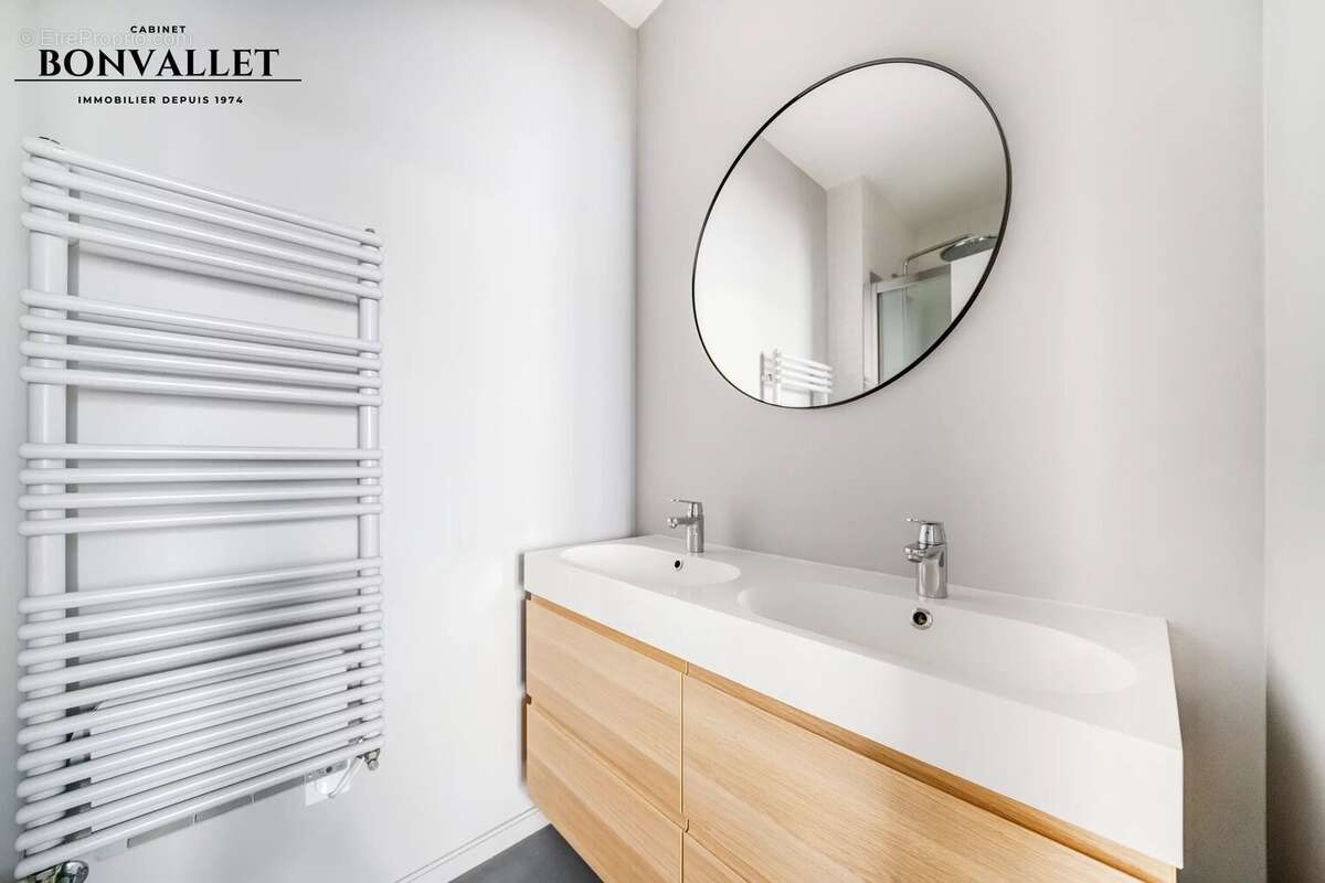Appartement à PARIS-15E