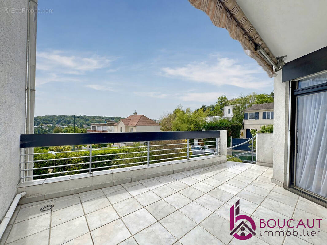 Maison 202 m² à Le Plessis-Robinson  - photo 2