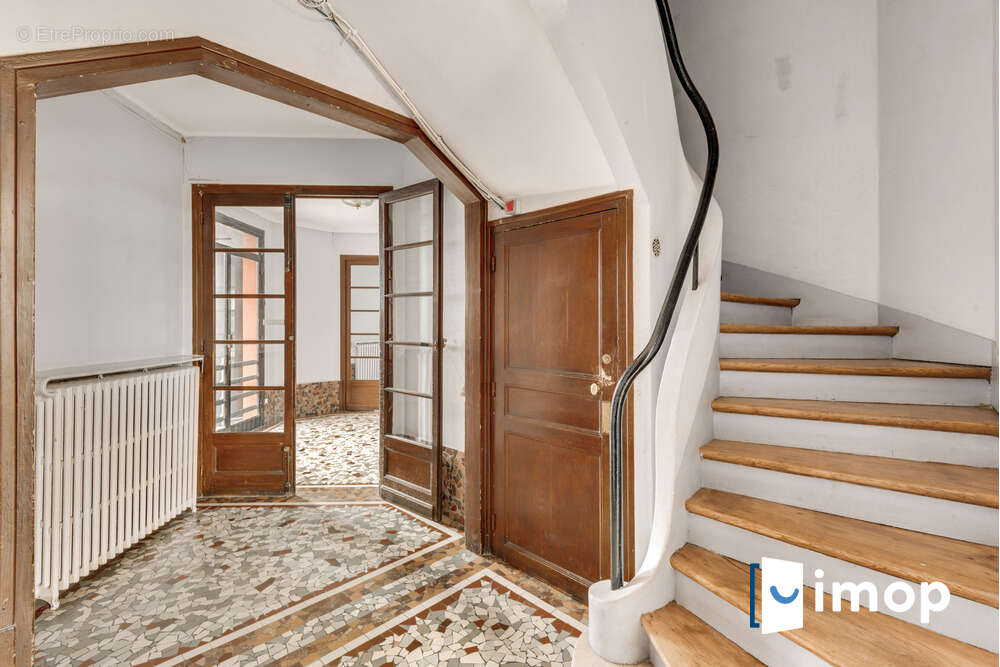 Appartement à PARIS-16E