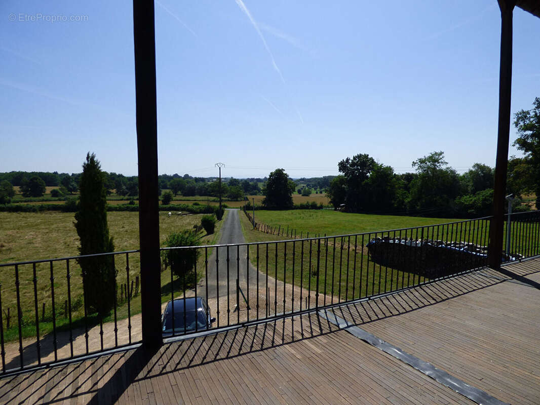 Maison à PONT-DE-VAUX