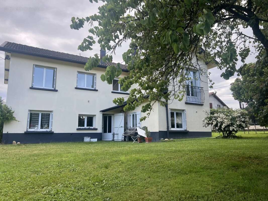 Maison à CHEVRIERES