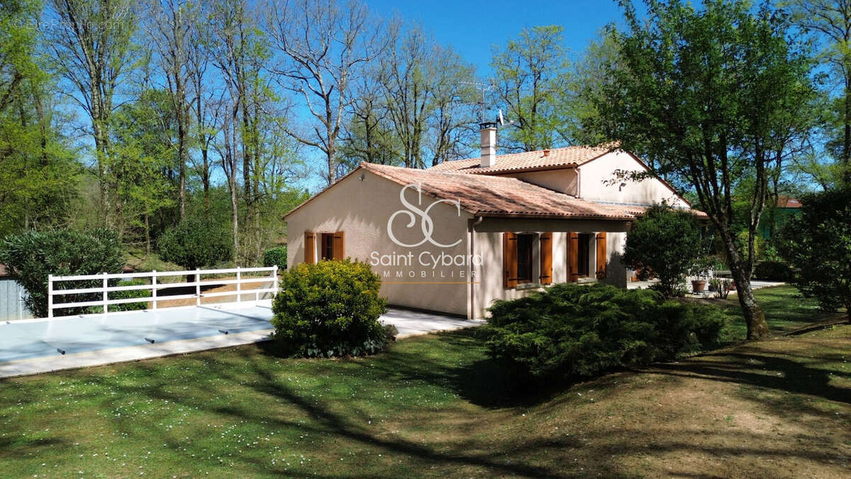 Maison à GARAT