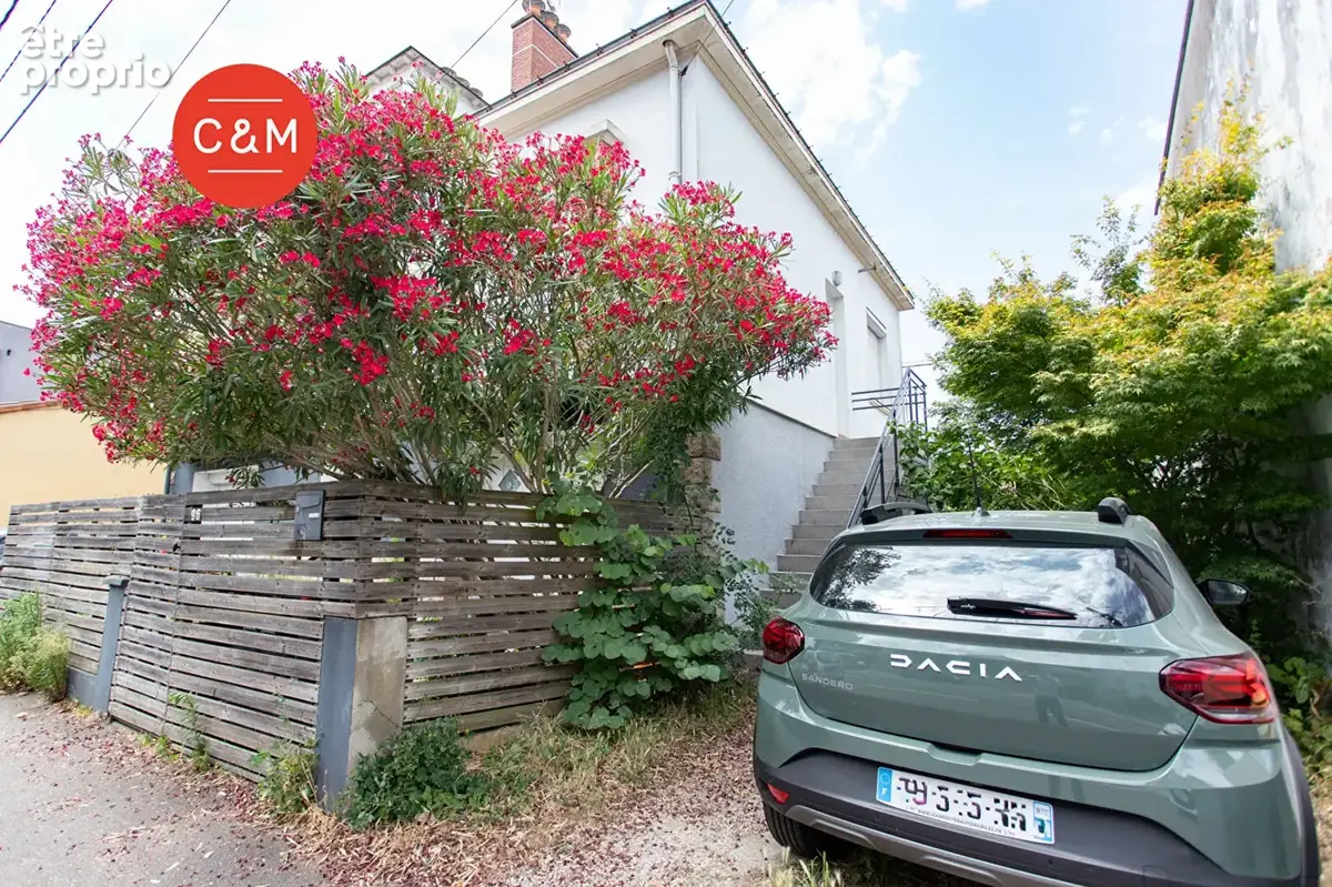 REZE BALINIERE - Maison divisée en trois logements - photo 14