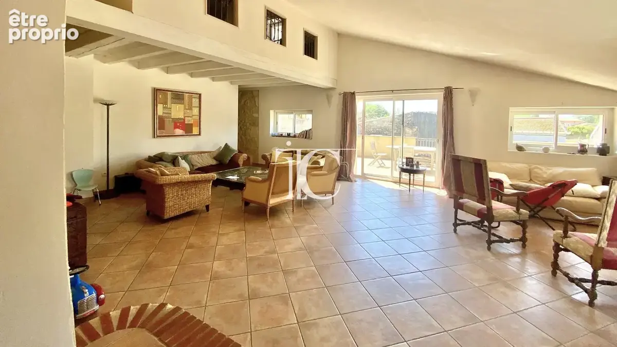 Rousson, 10km d'ales, mas de hameau renove 272m2, salons/sejour 100m2, 3 chambres + 1 studio, terrasses, piscine - photo 5