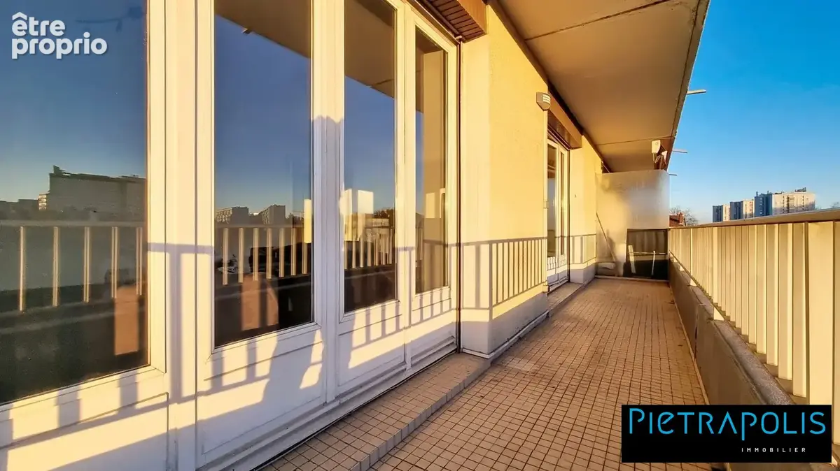 Appartement à BRON