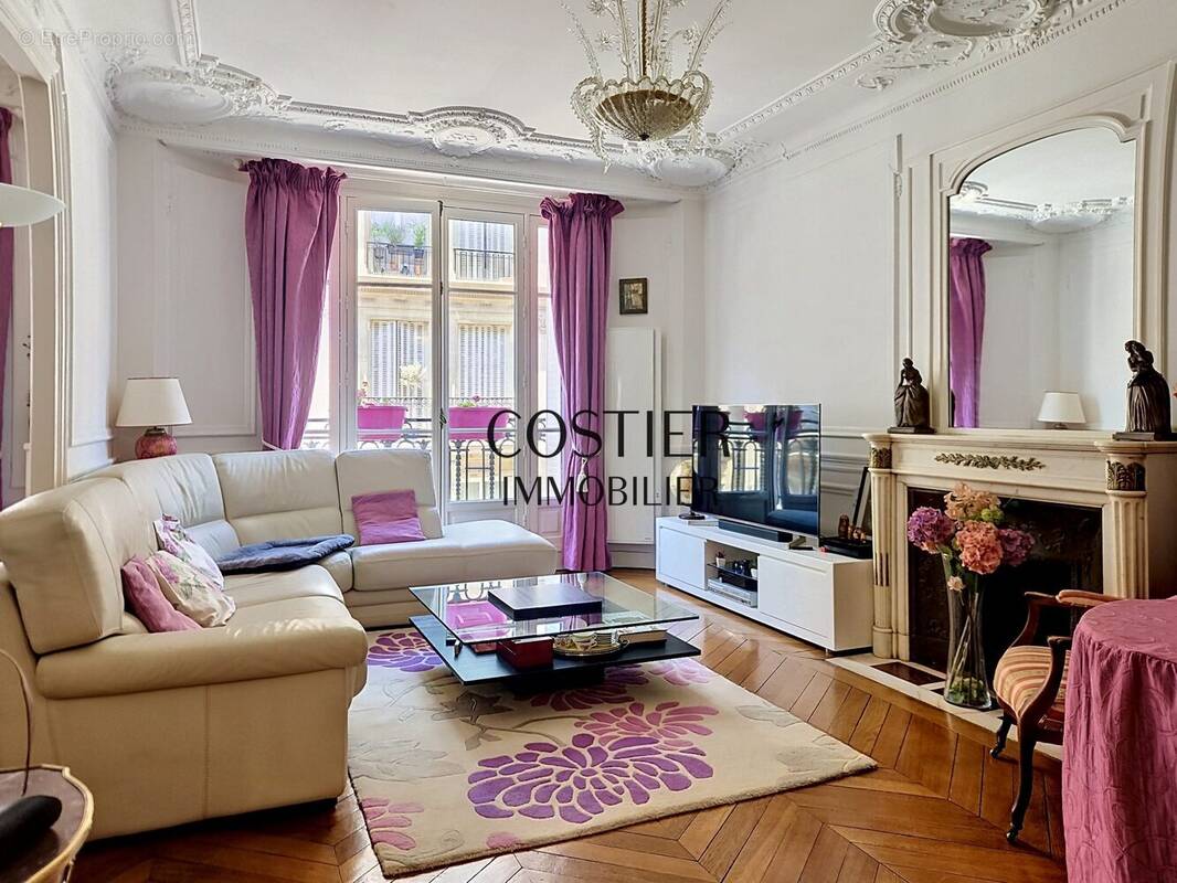Appartement à PARIS-17E