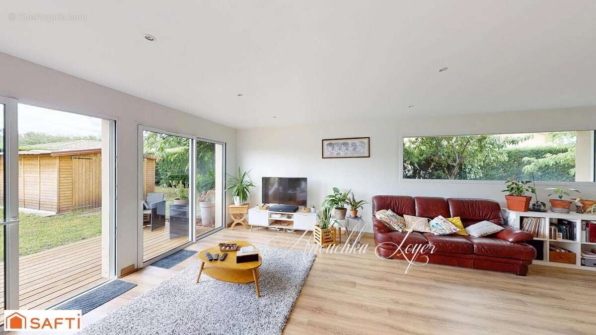 Maison 218 m² à Toulenne  - photo 2