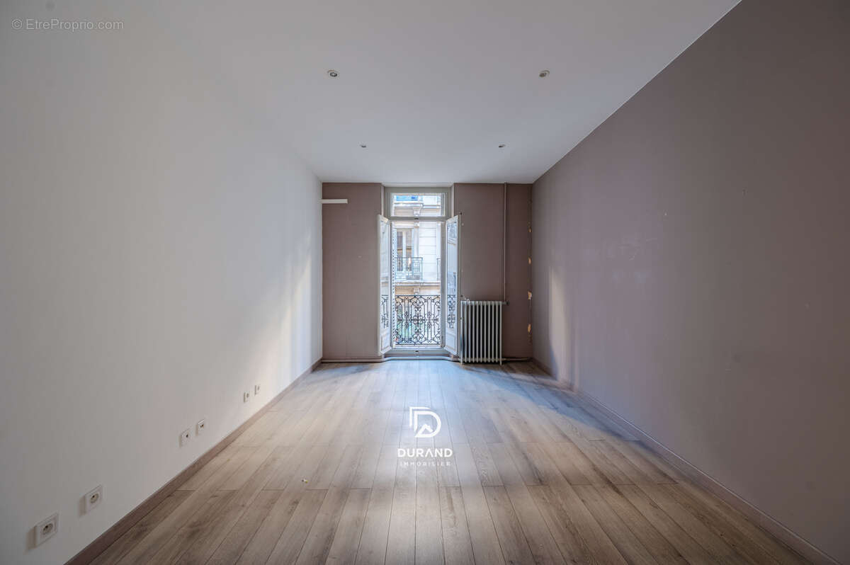 Appartement à MARSEILLE-6E