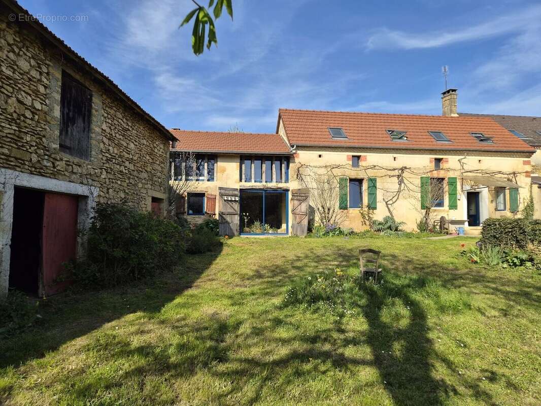 20260324154329 - Maison à SAINT-CYPRIEN