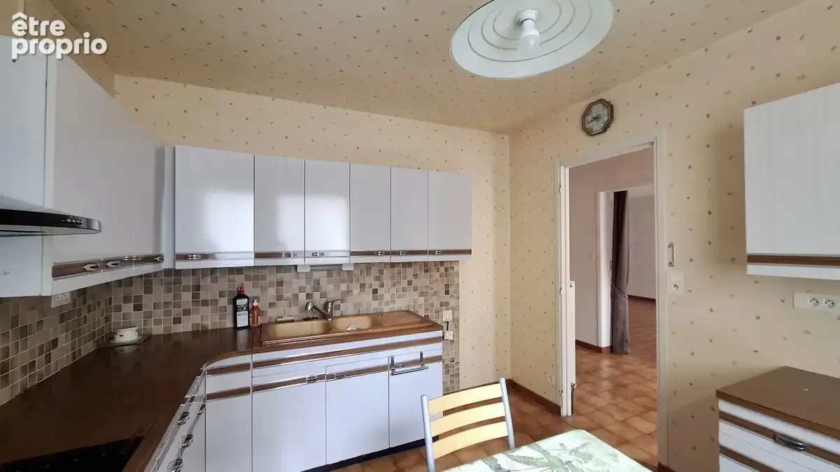 A vendre à Vichy Maison 3 pièces de plain-pied avec sous-sol et garage. - photo 8