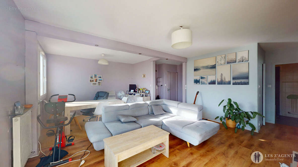 Appartement à SAINT-MARTIN-D'HERES