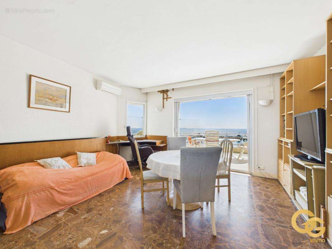 Appartement à MANDELIEU-LA-NAPOULE