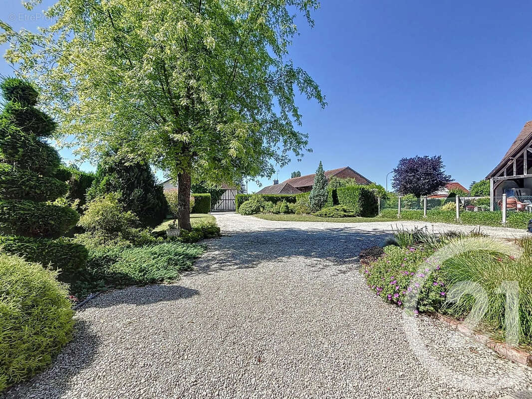Maison à COURTERANGES