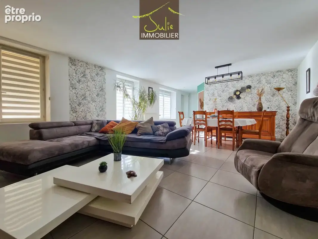 Ensemble immobilier : maison avec appartement et garages - photo 4