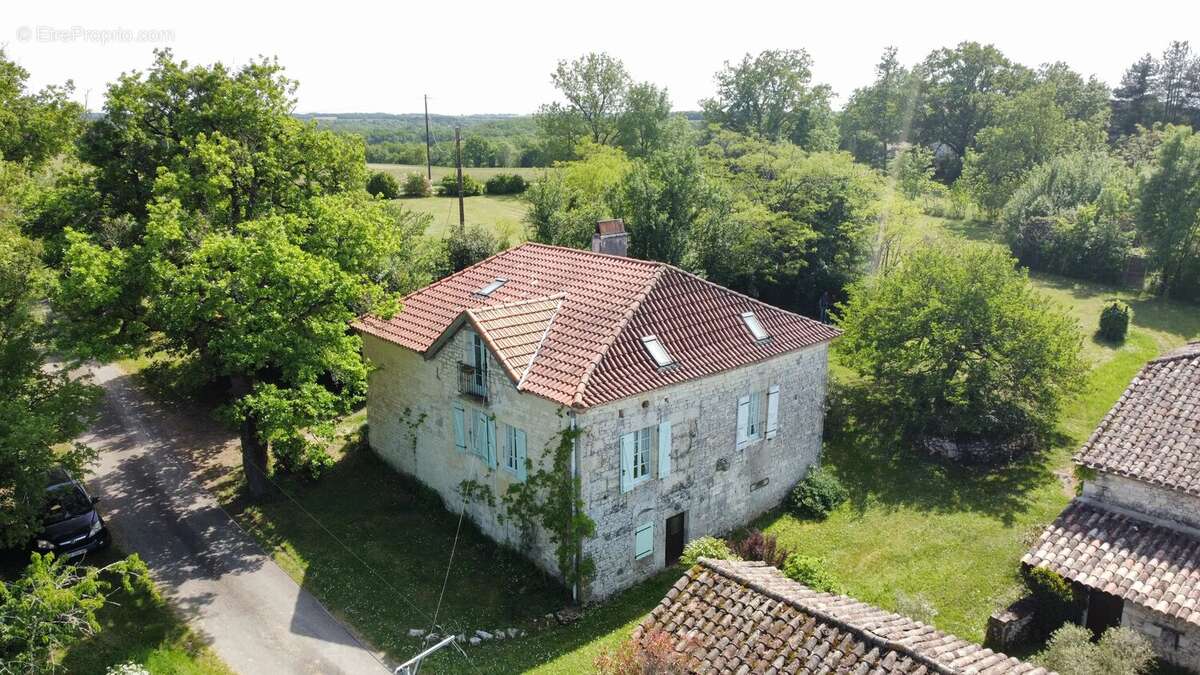 Charmante ferme rénovée avec piscine et dépendances – Proche Montaigu-de-Quercy, Tarn-et-Garonne - photo 21