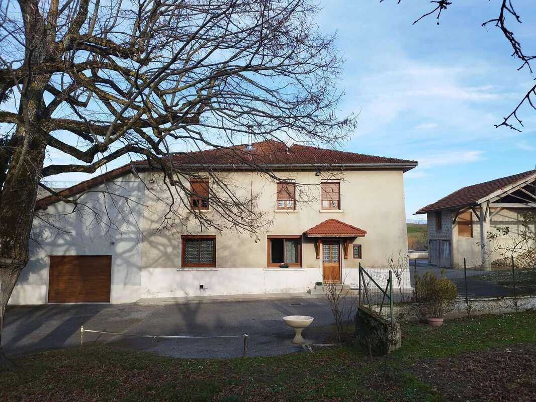 Maison à CHEVRIERES