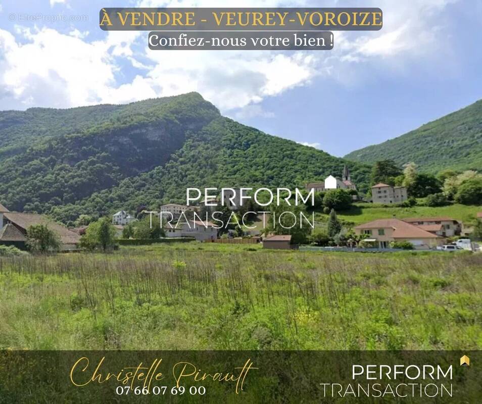 Terrain à VEUREY-VOROIZE