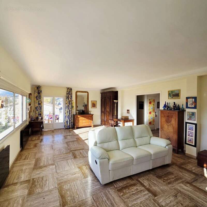 Appartement à VENCE