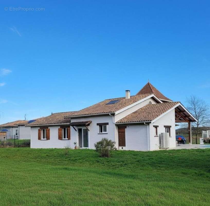 Maison 152 m² à Puymiclan  - photo 3