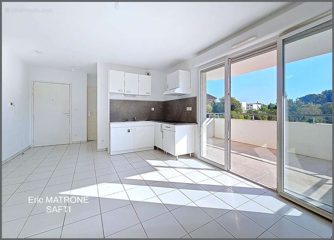 Photo 2 - Appartement à MARSEILLE-13E