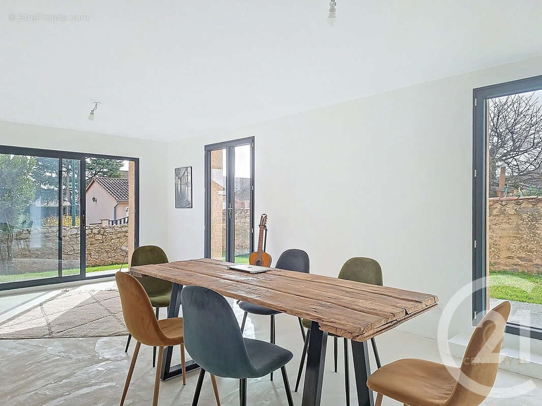 Maison à SOUCIEU-EN-JARREST