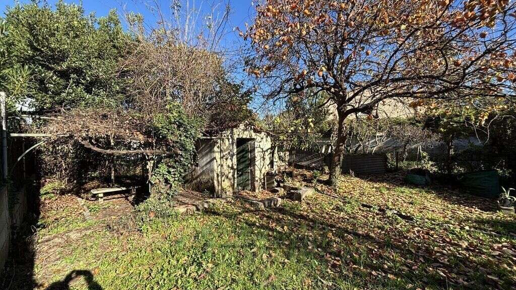 Maison avec jardin dans quartier recherché de Châteauvert -180 m - photo 8