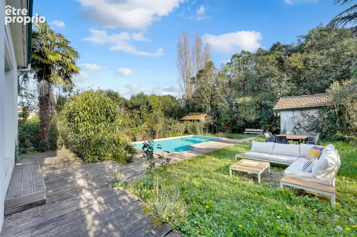 Maison familiale avec jardin et piscine - photo 14