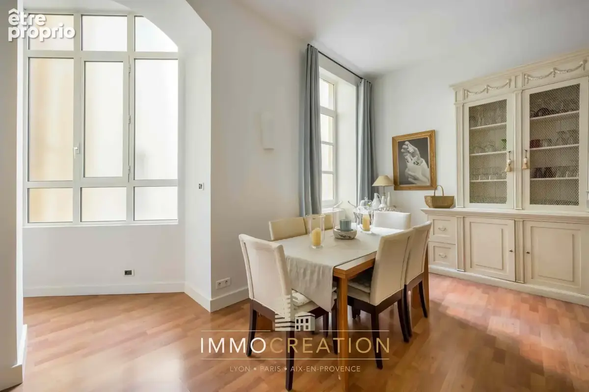CŒUR AINAY   Prestigieux et chaleureux appartement de 5 pièces à vendre LYON 2 - photo 8