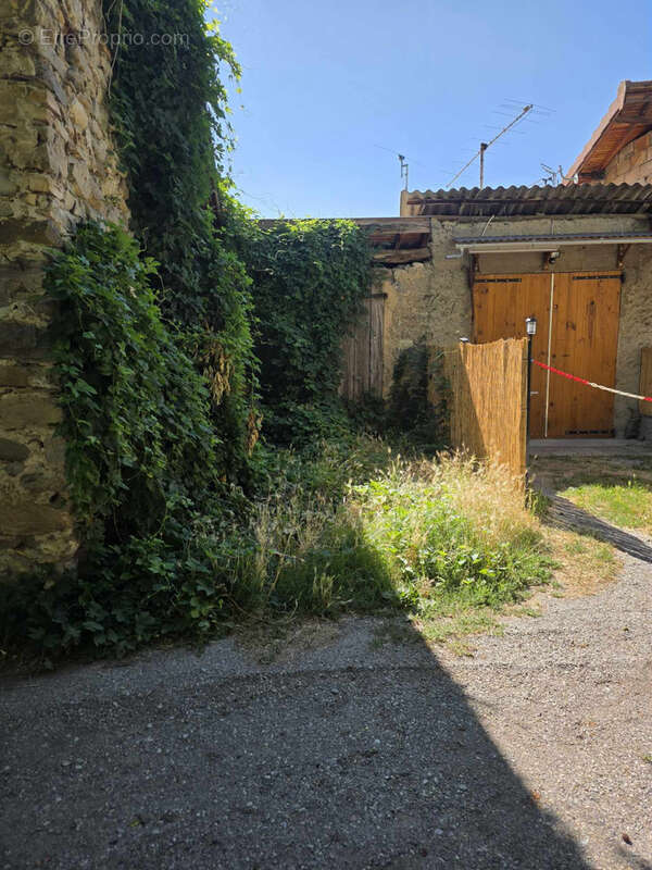 Réel opportunité pour investisseur ou première acquisition à 3 minutes de Tallard, maison de village avec gara - photo 3