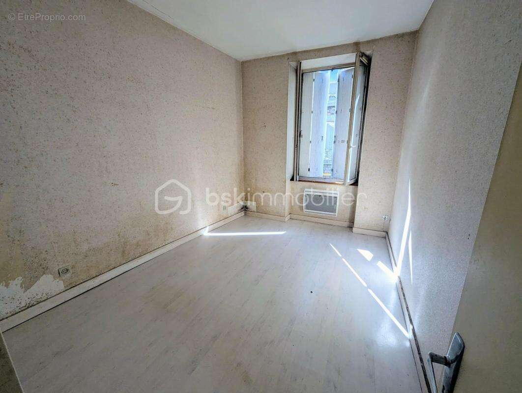 Immeuble de rapport situé au centre ville de Fougères 35300 - photo 6