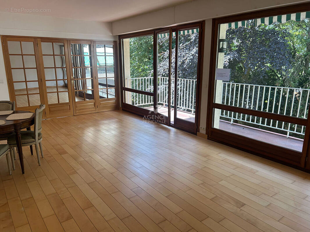 Appartement à MAISONS-LAFFITTE