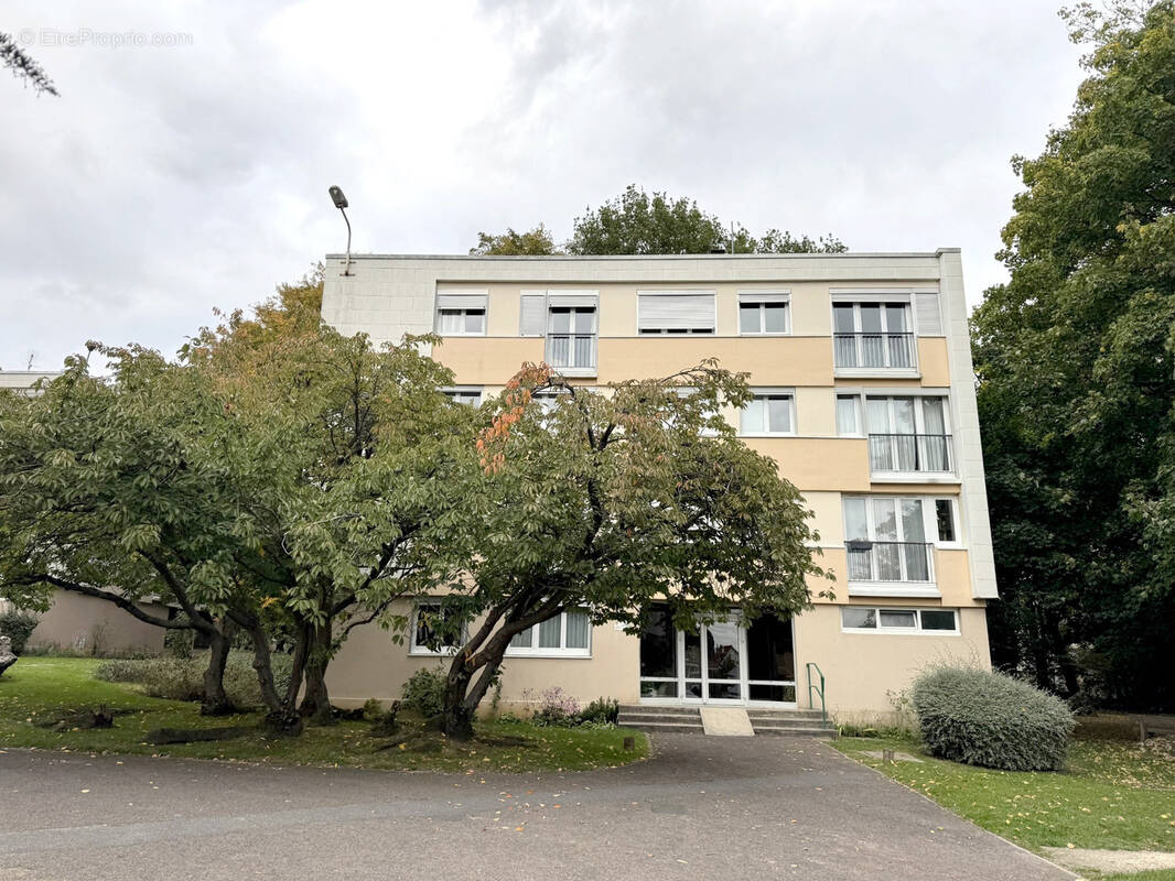 Appartement à VILLIERS-SUR-ORGE
