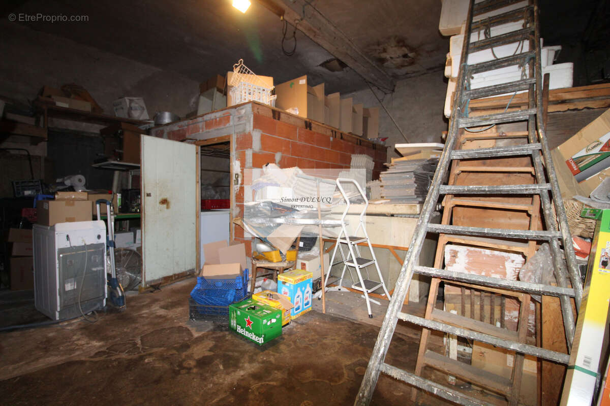 ENSEMBLE IMMOBILER : T4 ; T2 local commercial et grange - photo 10