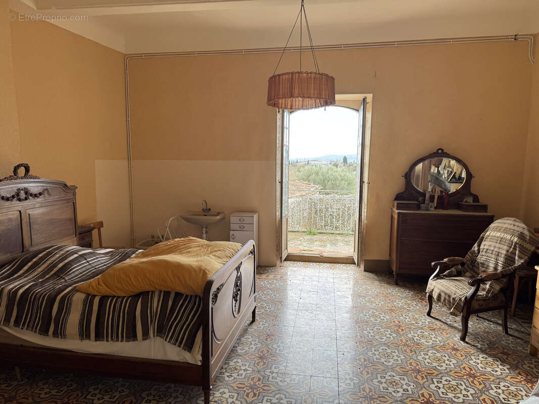 Maison à MONTPEYROUX