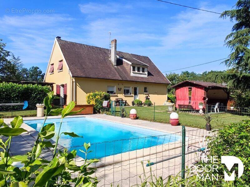 Maison à MENESPLET