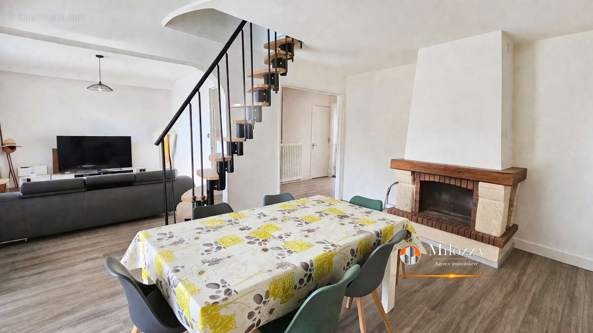 Maison à LA VERPILLIERE