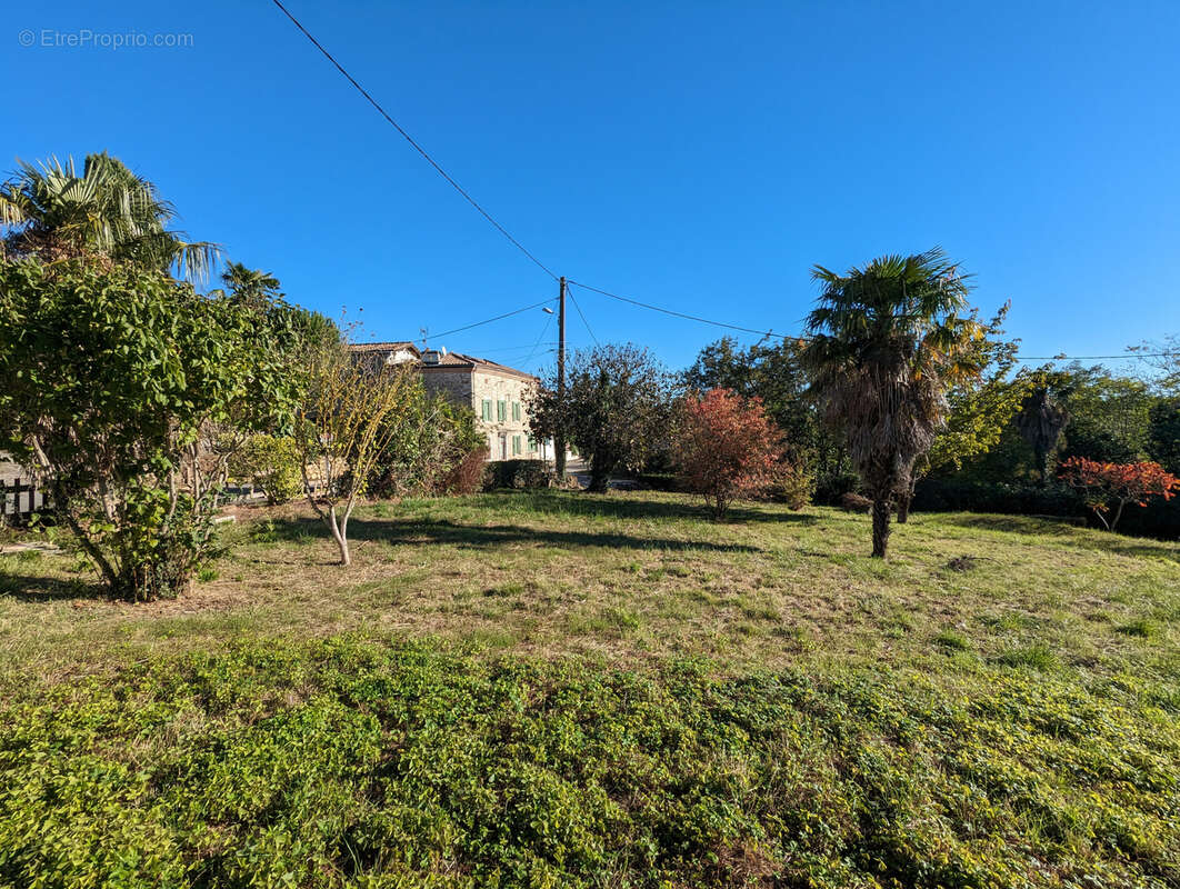 Terrain à MARTRES-TOLOSANE