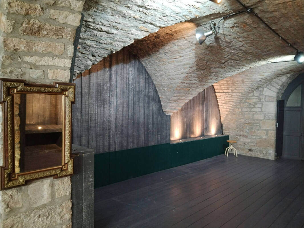 Commerce à SALINS-LES-BAINS