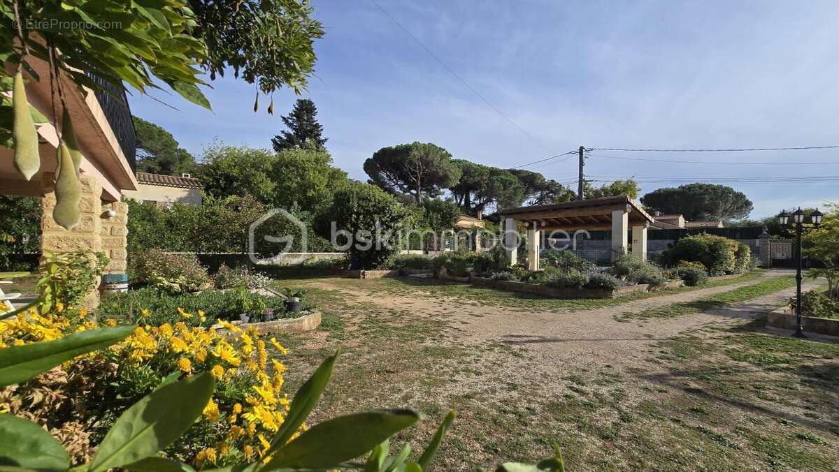 Maison à BAGNOLS-SUR-CEZE