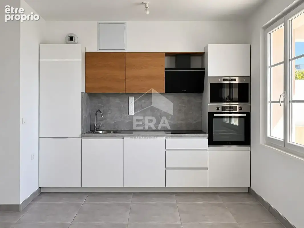 T3 rénové avec BOX GARAGE sécurisée - CALME - photo 3