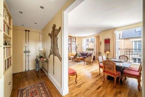 Appartement à PARIS-6E