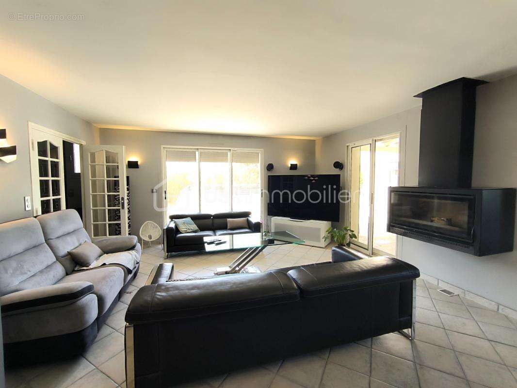 Superbe villa contemporaine de 188 m² avec piscine - photo 4